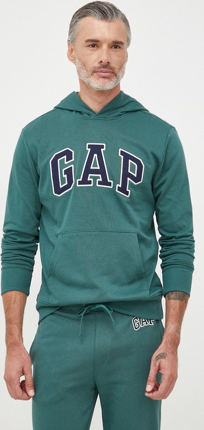 Zielona bluza Gap w młodzieżowym stylu
