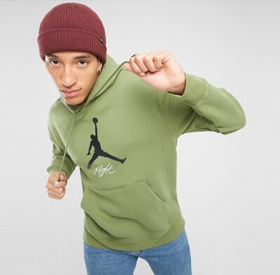 Zielona bluza Jordan w młodzieżowym stylu