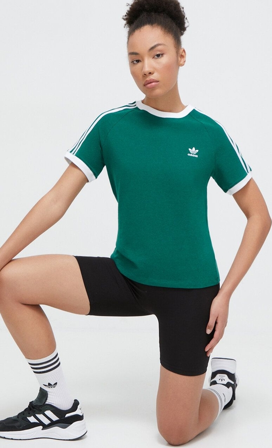 Zielona bluzka Adidas Originals w sportowym stylu z krótkim rękawem z okrągłym dekoltem