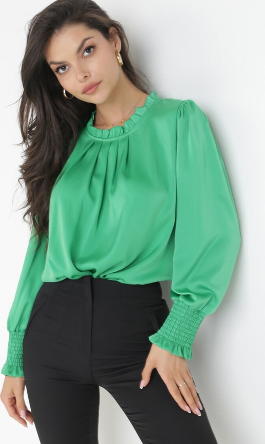 Zielona bluzka born2be z długim rękawem w stylu casual z okrągłym dekoltem