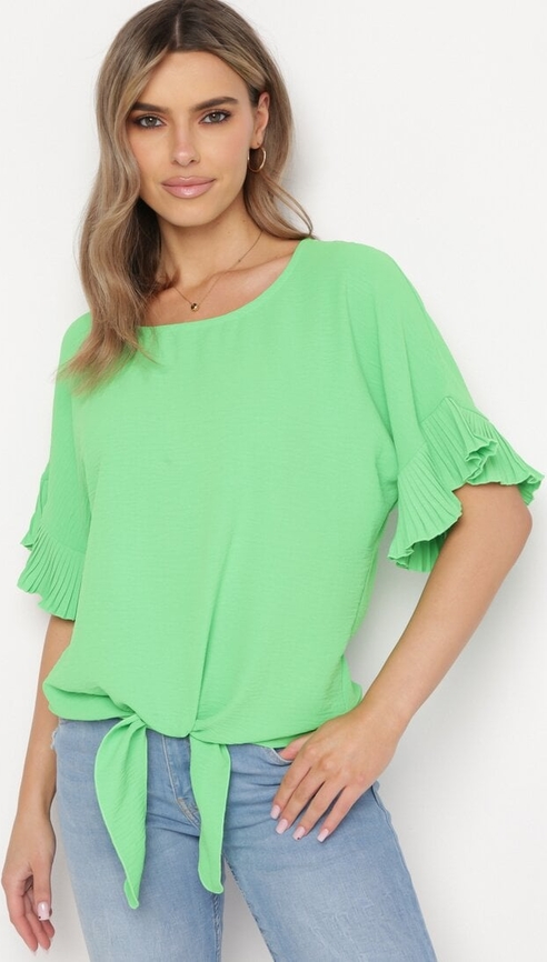 Zielona bluzka born2be z okrągłym dekoltem w stylu casual z krótkim rękawem