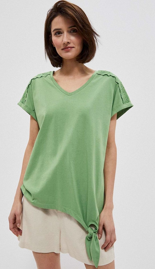 Zielona bluzka Moodo.pl w stylu casual z krótkim rękawem z dekoltem w kształcie litery v