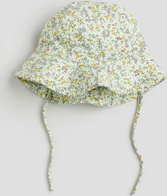 Zielona czapka H & M w kwiatki