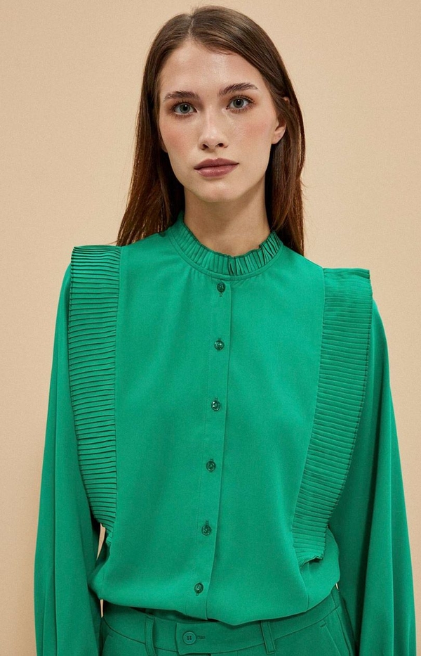 Zielona koszula Moodo.pl ze stójką z długim rękawem