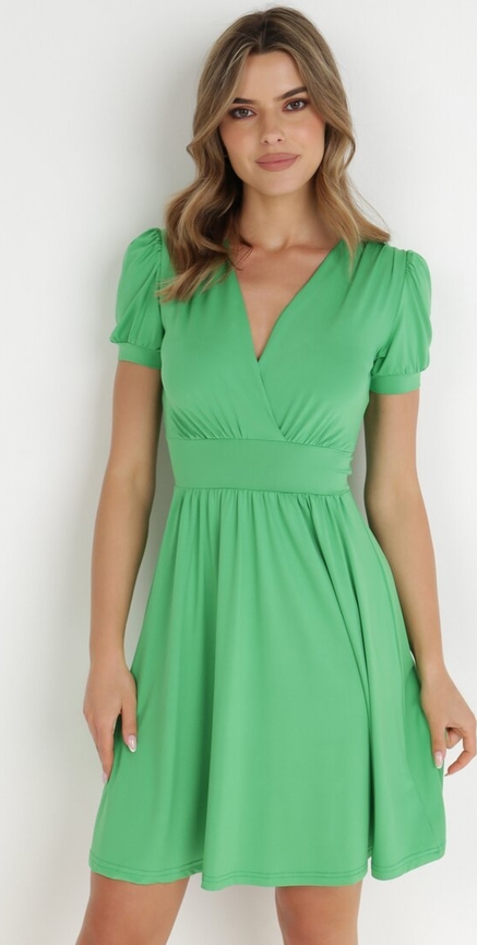 Zielona sukienka born2be kopertowa mini z krótkim rękawem