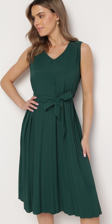 Zielona sukienka born2be midi z dekoltem w kształcie litery v bez rękawów