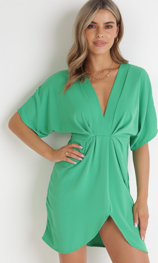 Zielona sukienka born2be mini z dekoltem w kształcie litery v