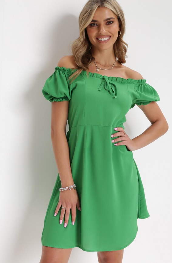 Zielona sukienka born2be rozkloszowana hiszpanka mini