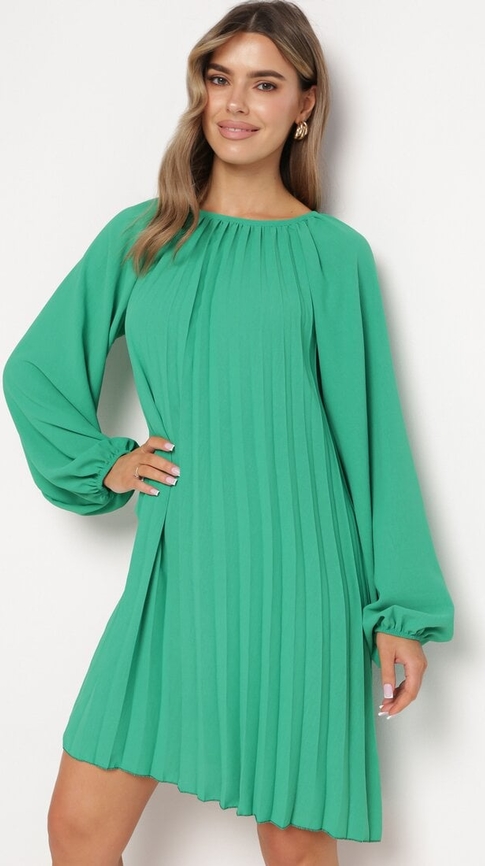Zielona sukienka born2be w stylu klasycznym mini z długim rękawem
