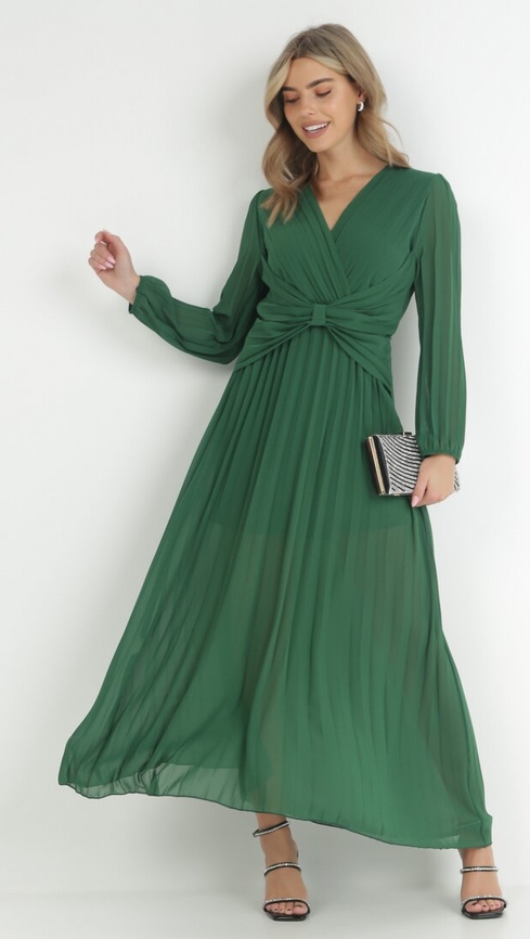 Zielona sukienka born2be z dekoltem w kształcie litery v kopertowa z długim rękawem