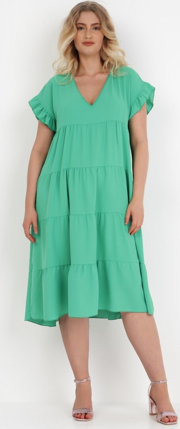 Zielona sukienka born2be z dekoltem w kształcie litery v z krótkim rękawem midi