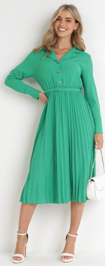 Zielona sukienka born2be z długim rękawem