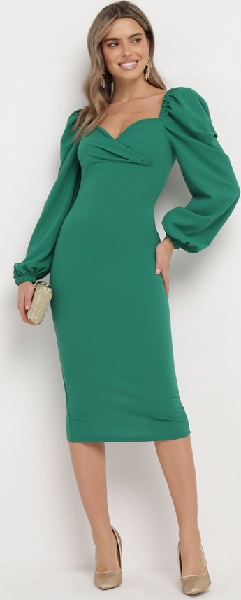 Zielona sukienka born2be z długim rękawem z dekoltem w kształcie litery v