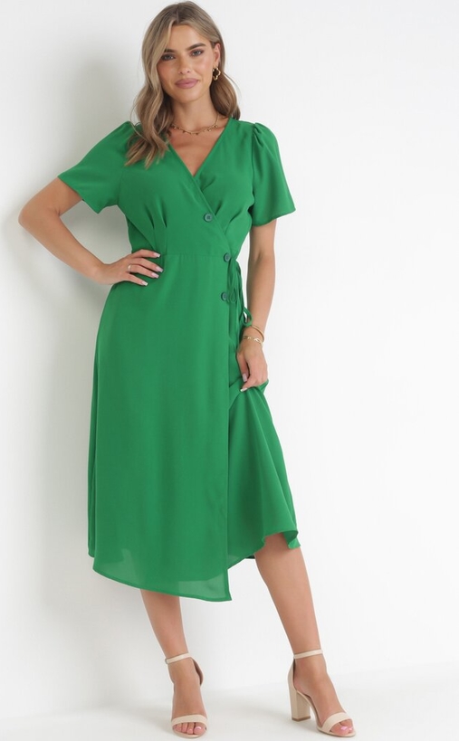 Zielona sukienka born2be z krótkim rękawem kopertowa midi