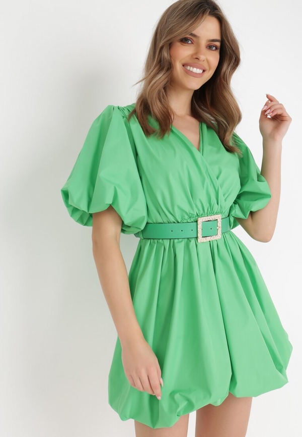 Zielona sukienka born2be z krótkim rękawem z dekoltem w kształcie litery v koszulowa