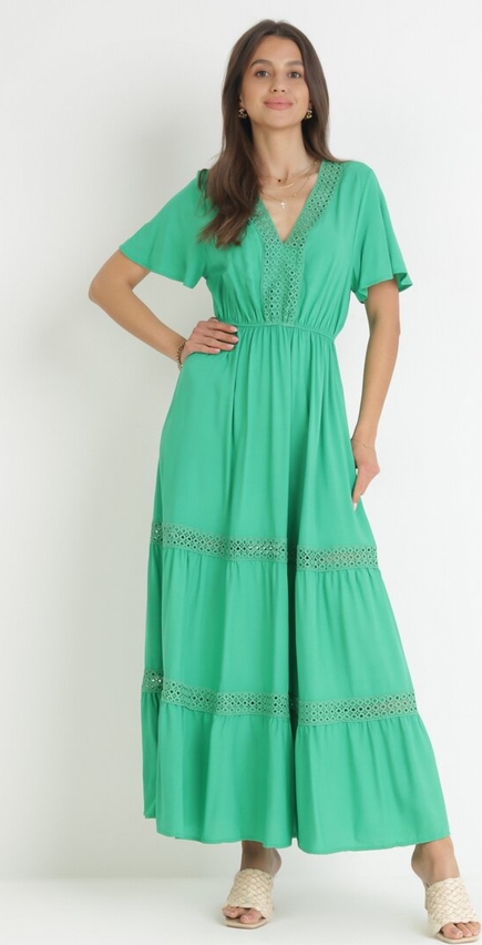 Zielona sukienka born2be z krótkim rękawem z tkaniny z dekoltem w kształcie litery v
