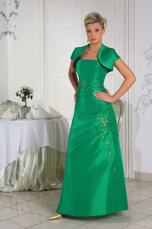 Zielona sukienka Fokus z dekoltem w kształcie litery v rozkloszowana z krótkim rękawem