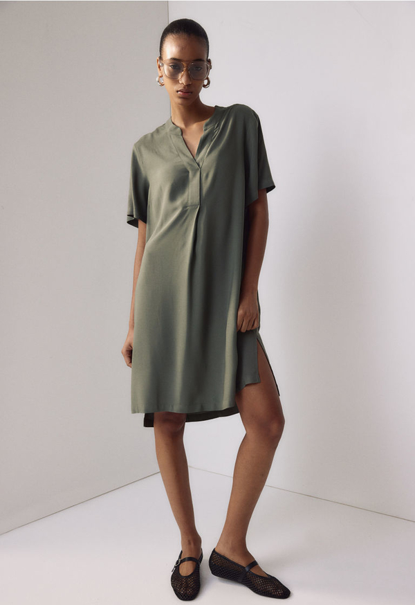 Zielona sukienka H & M oversize z tkaniny z dekoltem w kształcie litery v