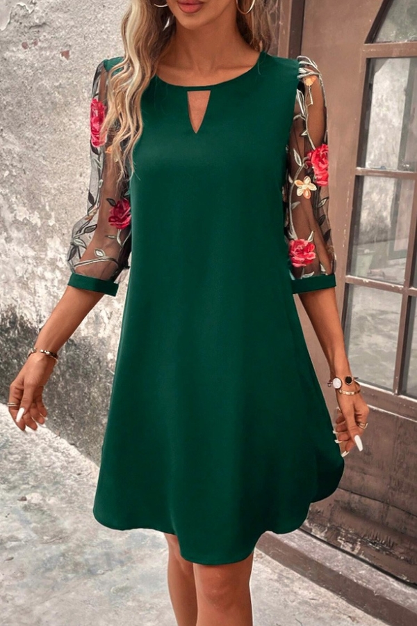 Zielona sukienka IVET z tkaniny w stylu casual prosta