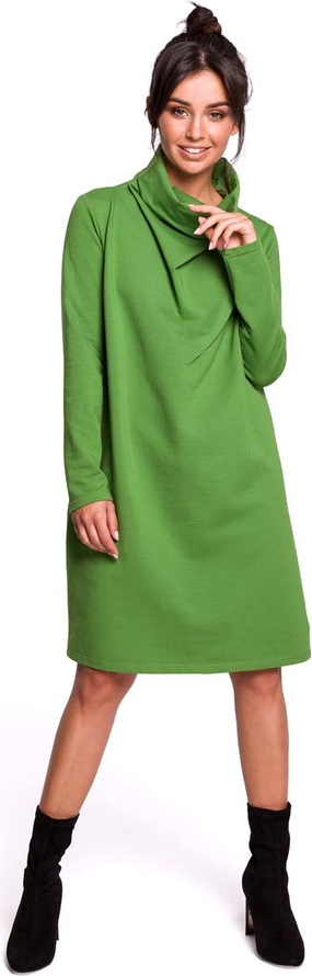 Zielona sukienka MOE z golfem trapezowa w stylu casual