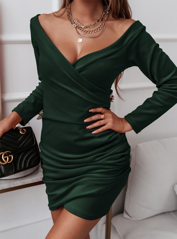 Zielona sukienka Pakuten dopasowana w stylu casual mini