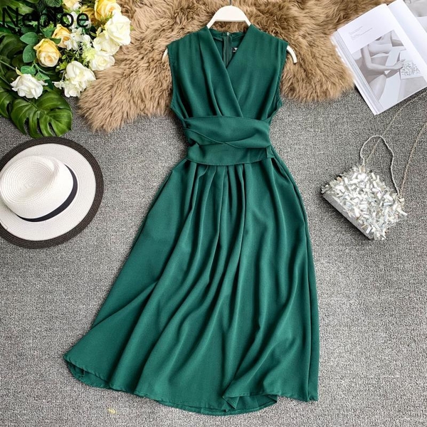 Zielona sukienka Turino Pl w stylu klasycznym z długim rękawem