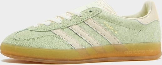 Zielone buty sportowe Adidas gazelle z płaską podeszwą w sportowym stylu