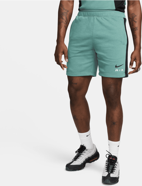 Zielone spodenki Nike w sportowym stylu z dresówki