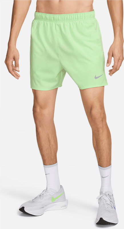 Zielone spodenki Nike w sportowym stylu z tkaniny