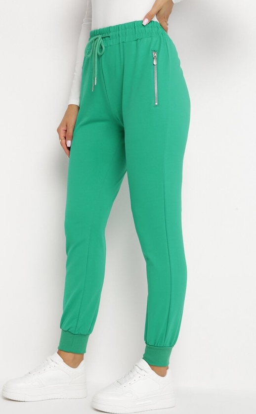 Zielone spodnie born2be w sportowym stylu z dresówki