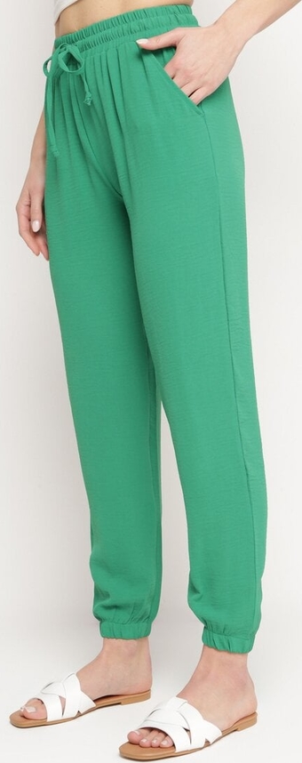 Zielone spodnie born2be w stylu retro