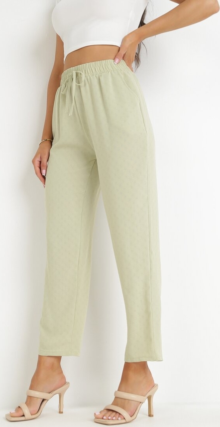 Zielone spodnie born2be z tkaniny w stylu casual