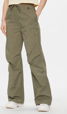 Zielone spodnie Calvin Klein w militarnym stylu