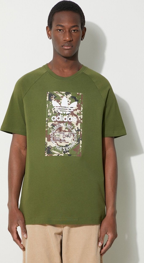 Zielony t-shirt Adidas Originals z krótkim rękawem z nadrukiem z bawełny