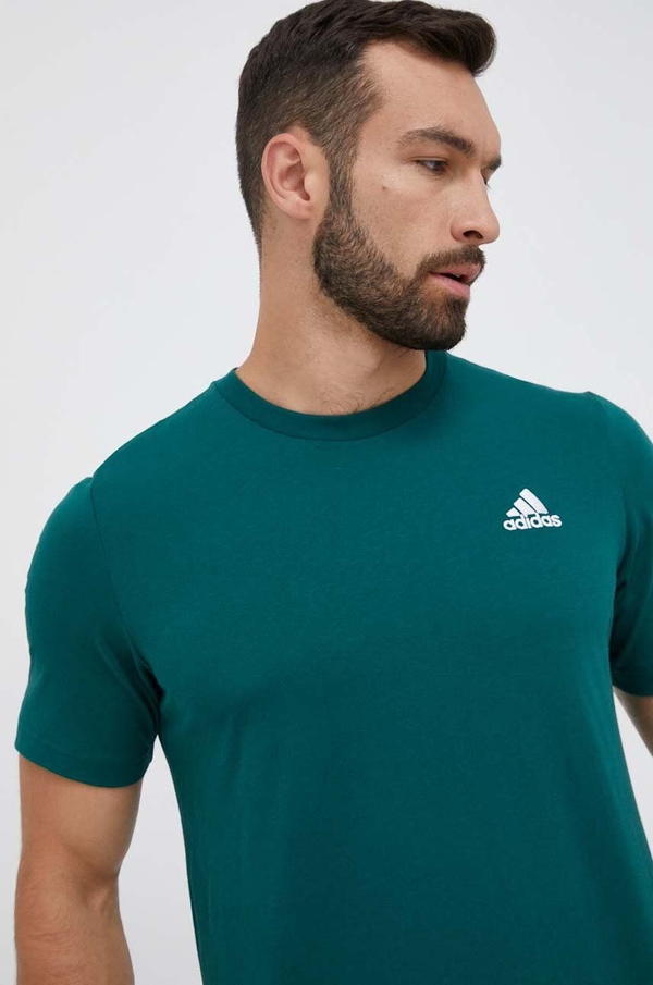 Zielony t-shirt Adidas z bawełny w sportowym stylu