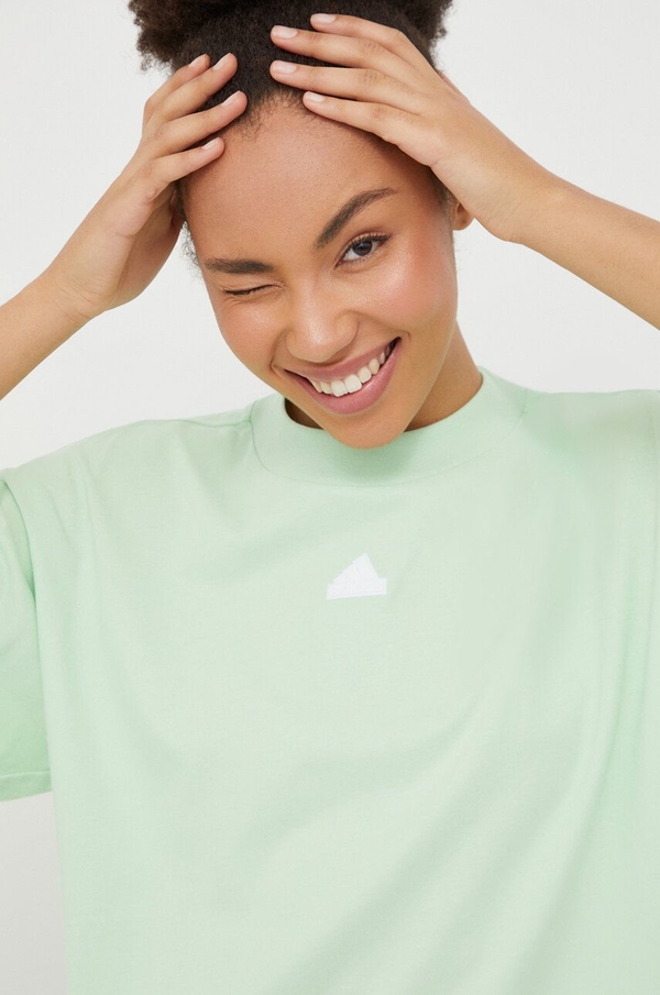 Zielony t-shirt Adidas z krótkim rękawem z bawełny w sportowym stylu