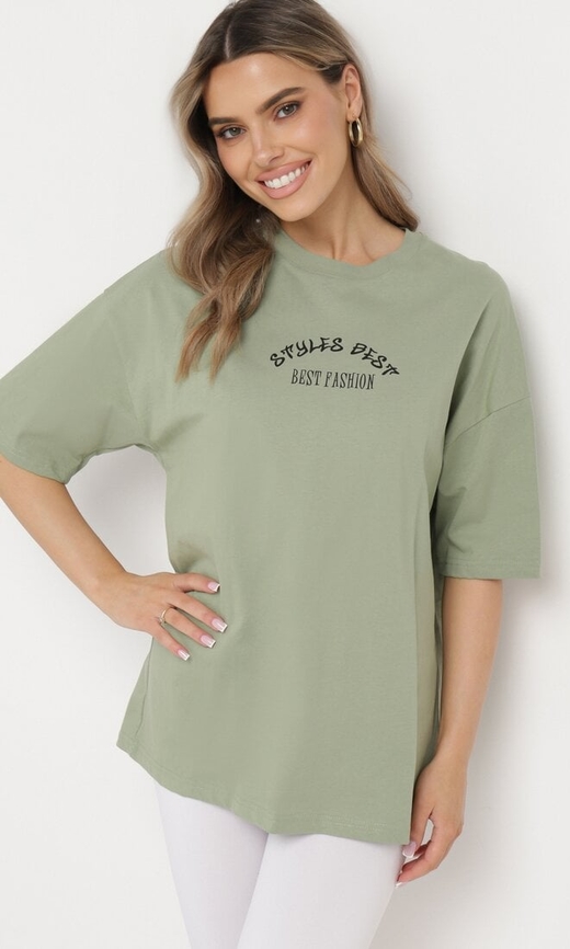 Zielony t-shirt born2be w młodzieżowym stylu z bawełny z okrągłym dekoltem