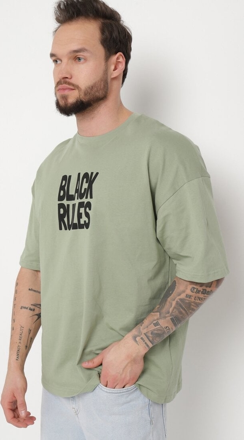 Zielony t-shirt born2be z nadrukiem