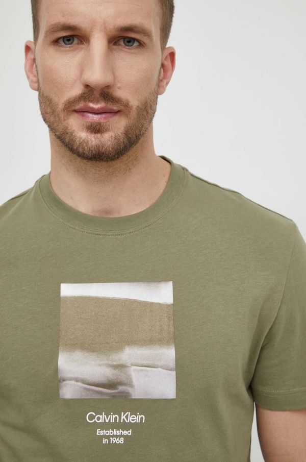 Zielony t-shirt Calvin Klein w młodzieżowym stylu z bawełny z krótkim rękawem