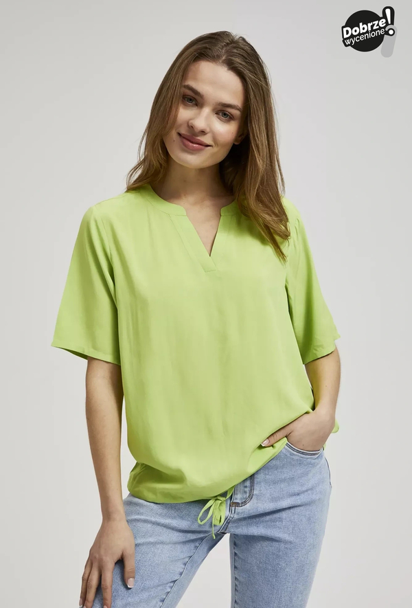 Zielony t-shirt Moodo.pl z dekoltem w kształcie litery v