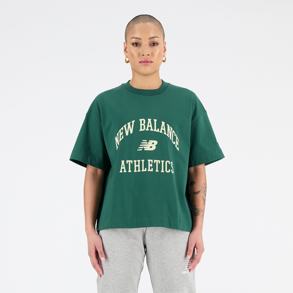 Zielony t-shirt New Balance z okrągłym dekoltem w sportowym stylu z bawełny