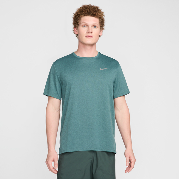Zielony t-shirt Nike z krótkim rękawem