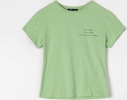 Zielony t-shirt Sinsay z nadrukiem w młodzieżowym stylu z okrągłym dekoltem