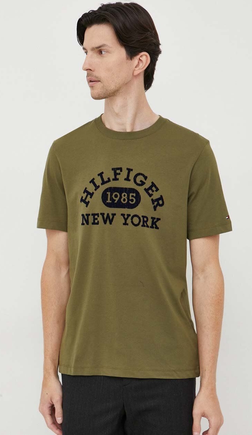 Zielony t-shirt Tommy Hilfiger w młodzieżowym stylu z krótkim rękawem