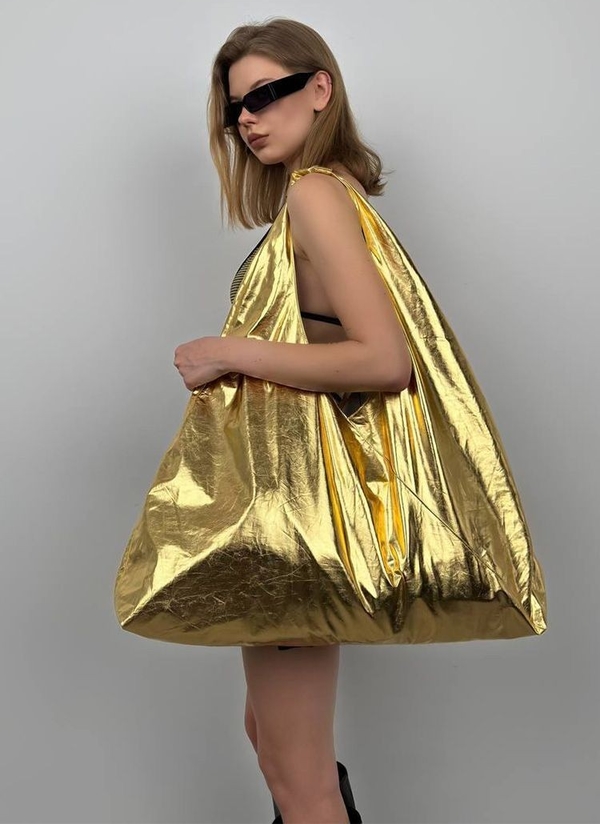 Złota torebka IVET w wakacyjnym stylu na ramię