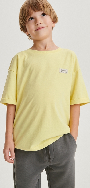 Żółta koszulka dziecięca Reserved z krótkim rękawem dla chłopców