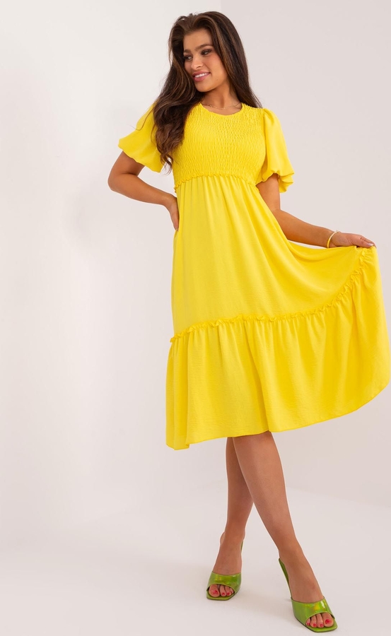 Żółta sukienka 5.10.15 z okrągłym dekoltem midi