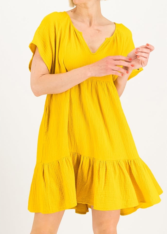 Żółta sukienka blutsgeschwister w stylu casual z krótkim rękawem