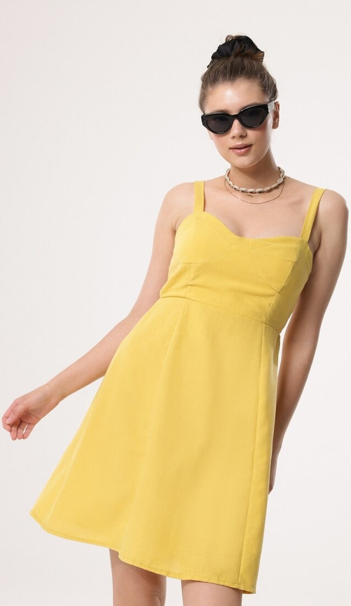 Żółta sukienka born2be na ramiączkach