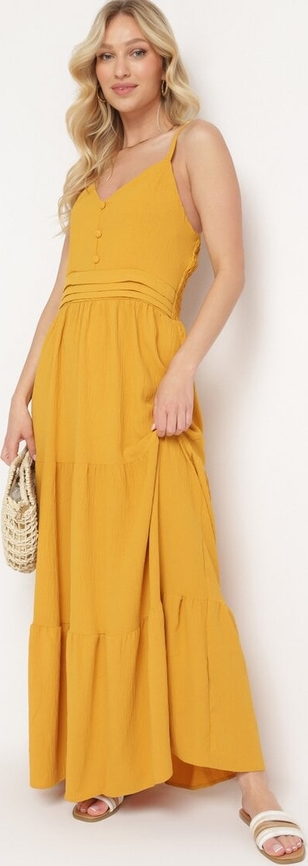 Żółta sukienka born2be z dekoltem w kształcie litery v na ramiączkach maxi